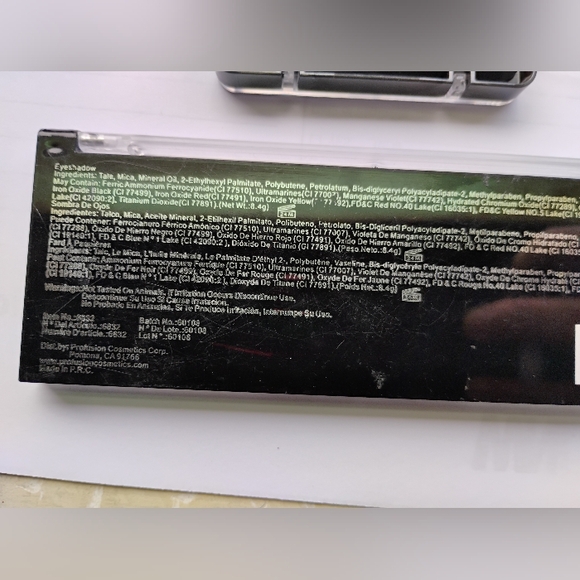 Makeup Bundle, 4 Items - Picture 6 of 8